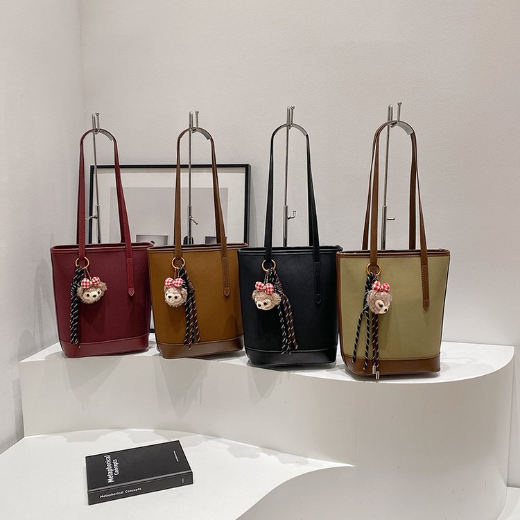 PU Tote Shoulder Bag with Zipper and Stitching - Black,Red,Green,Brown - With Pendant,Without Pendant - Image 2