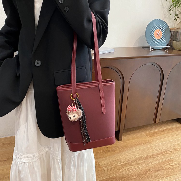 PU Tote Shoulder Bag with Zipper and Stitching - Black,Red,Green,Brown - With Pendant,Without Pendant - Image 3