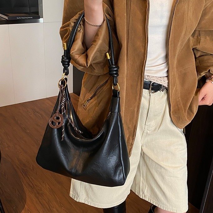 PU Hobo Bag with Zipper and Patchwork Detail - Image 3
