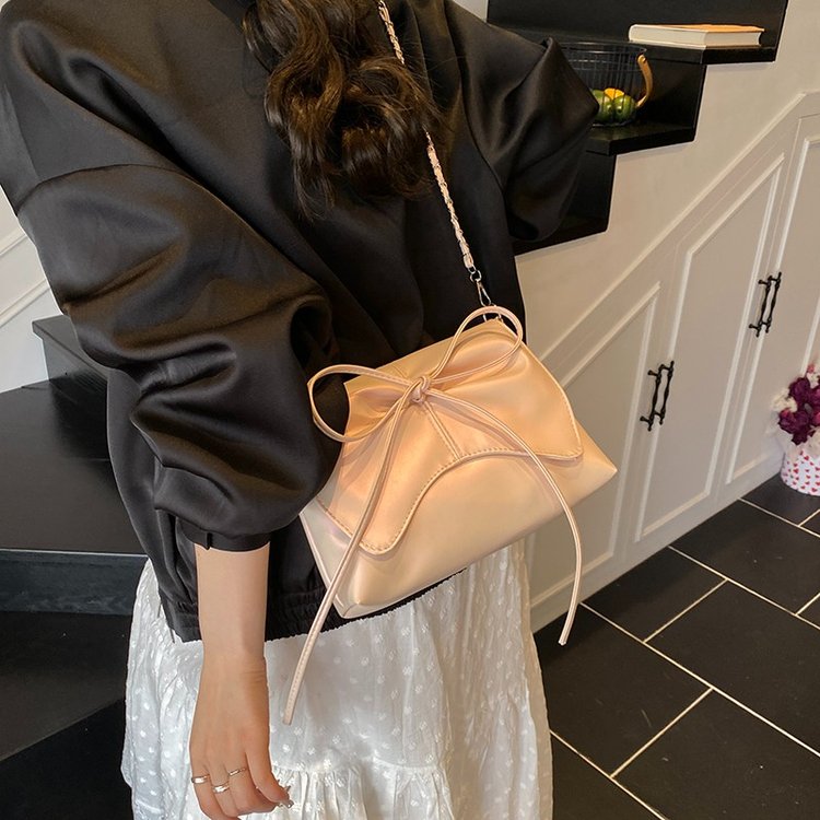 Women's Single Shoulder Bag with Magnetic Closure Winter 2025 Pearl White Pearl Pink - Image 3