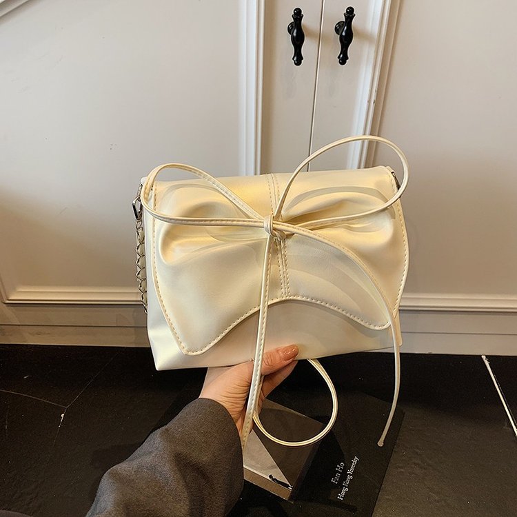 Women's Single Shoulder Bag with Magnetic Closure Winter 2025 Pearl White Pearl Pink - Image 2