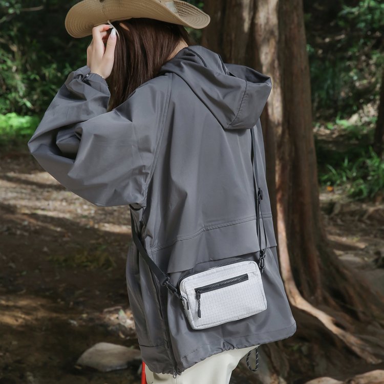 Women's Single Shoulder Crossbody Bag with Zipper Closure - Spring 2025 - Medium - Image 4