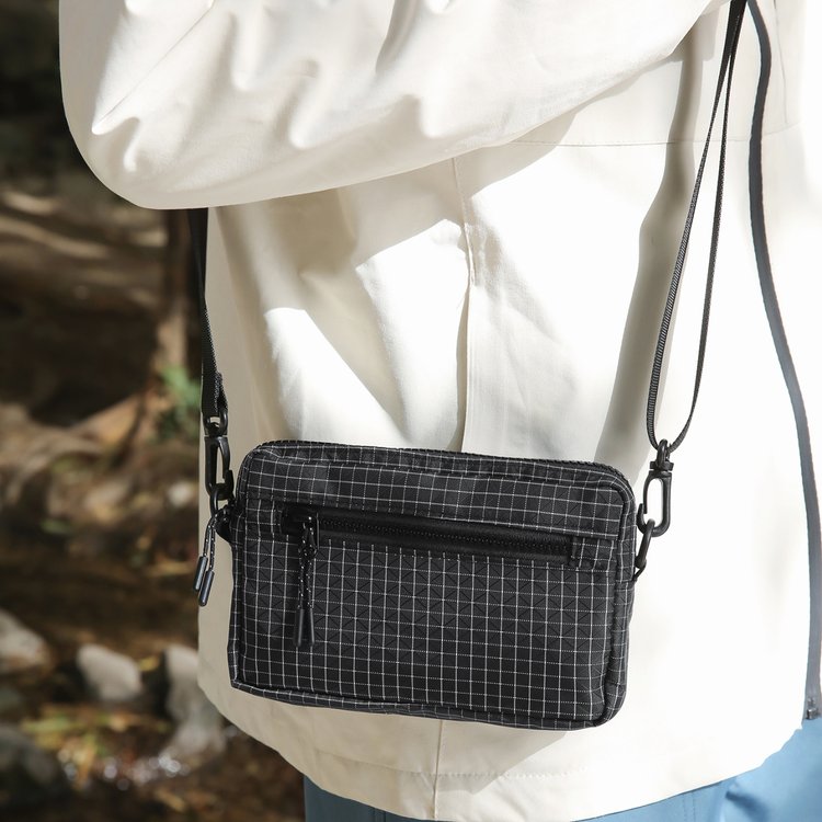 Women's Single Shoulder Crossbody Bag with Zipper Closure - Spring 2025 - Medium