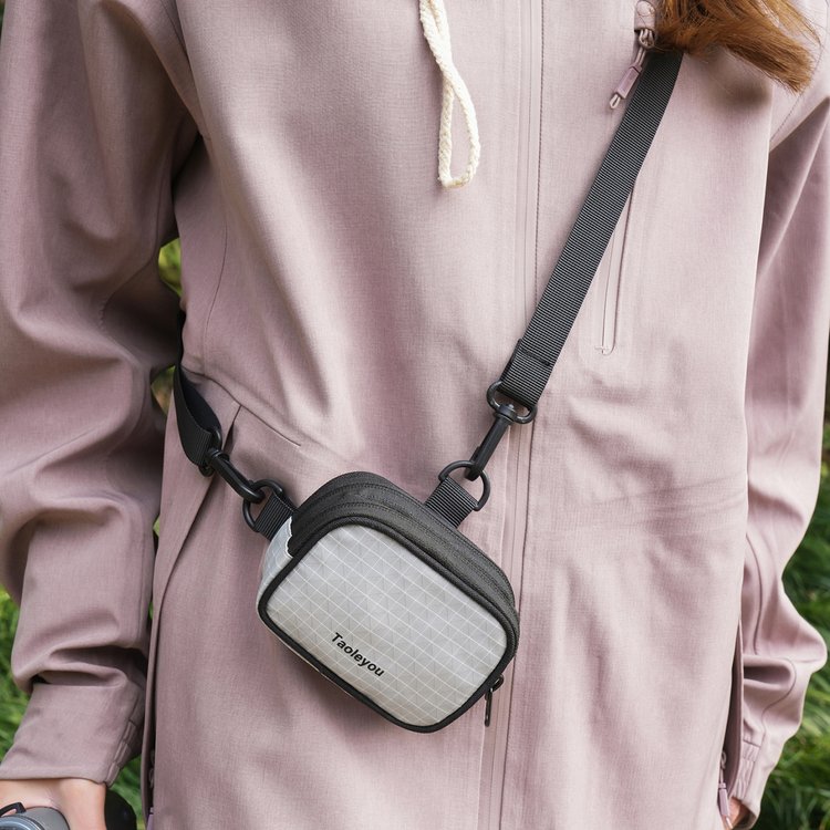 Women's Single Shoulder Crossbody Bag with Zipper Closure - Summer 2026 - Medium - Image 4