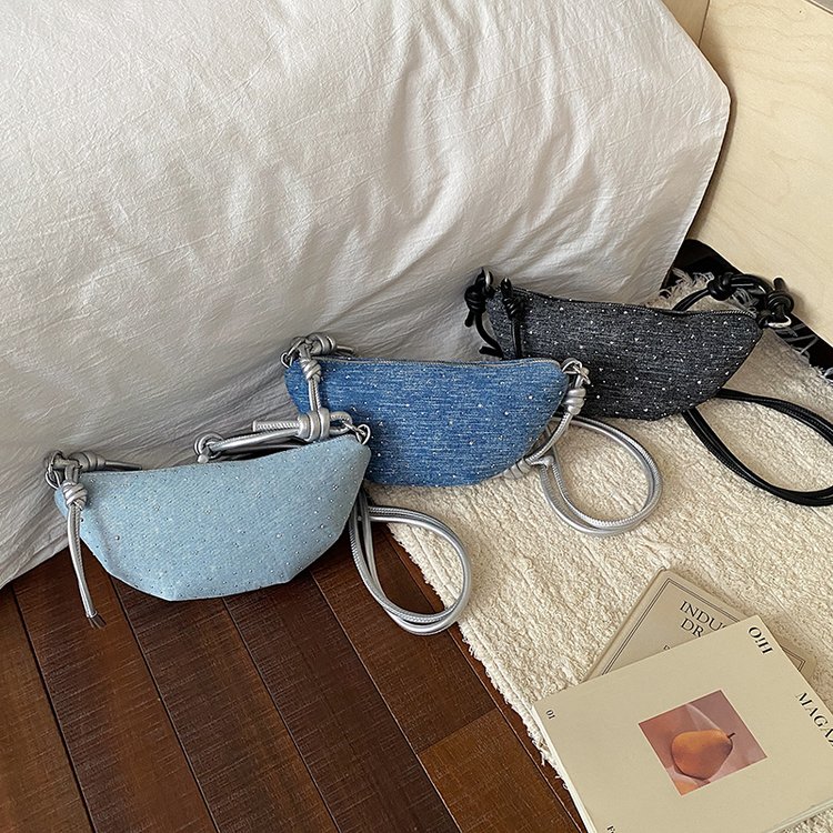 Fashionable Sequin Crescent Bag with Zip Closure for Women - Summer 2026