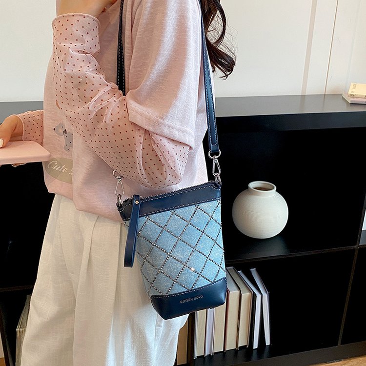 Sweet Preppy Style Mini Square Bag with Shiny Sequins and Zipper Closure - Image 4