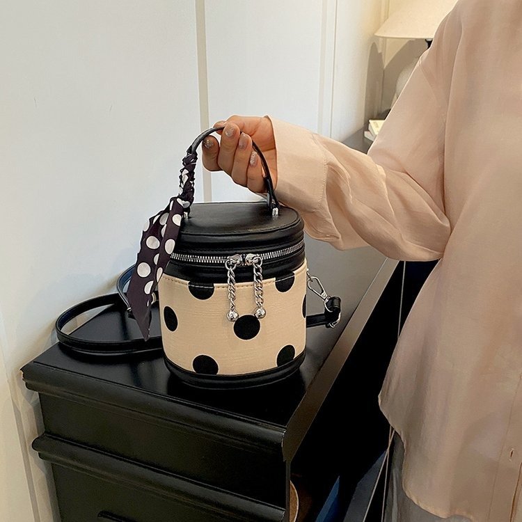 PU Bucket Bag with Zip Closure and Print Design for Summer 2026 - Image 3
