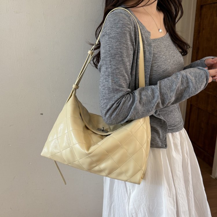 PU Quilted Tote Bag for Daily Use Summer 2026 One Size - Image 3